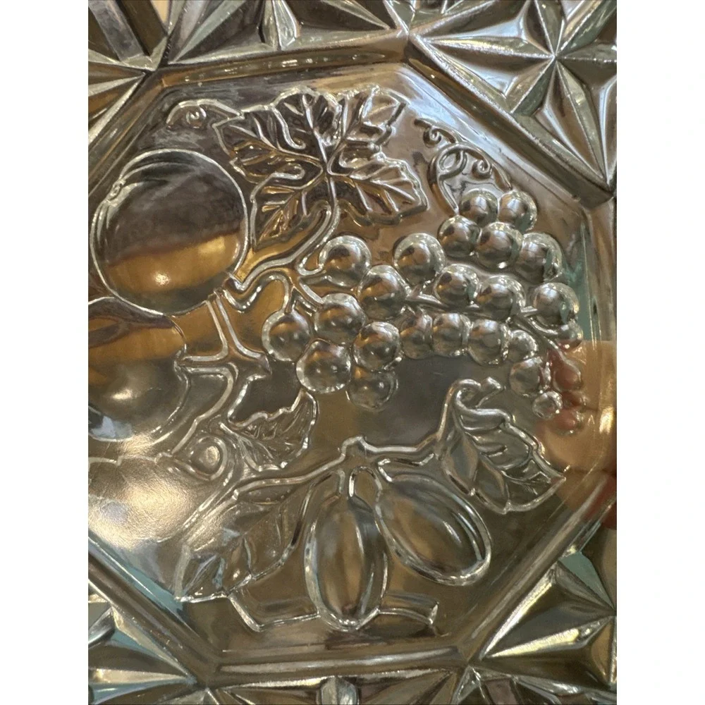 Vintage Federal Glass Pioneer Intaglio Pattern Ruffled Edge Bowl Fruit Center‎